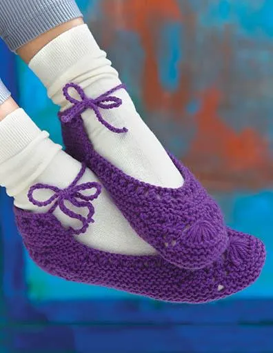 50 Garter Stitch Gifts to Knit: The Ultimate Easy-to-Knit Collection Featuring Universal Yarn Deluxe Worsted