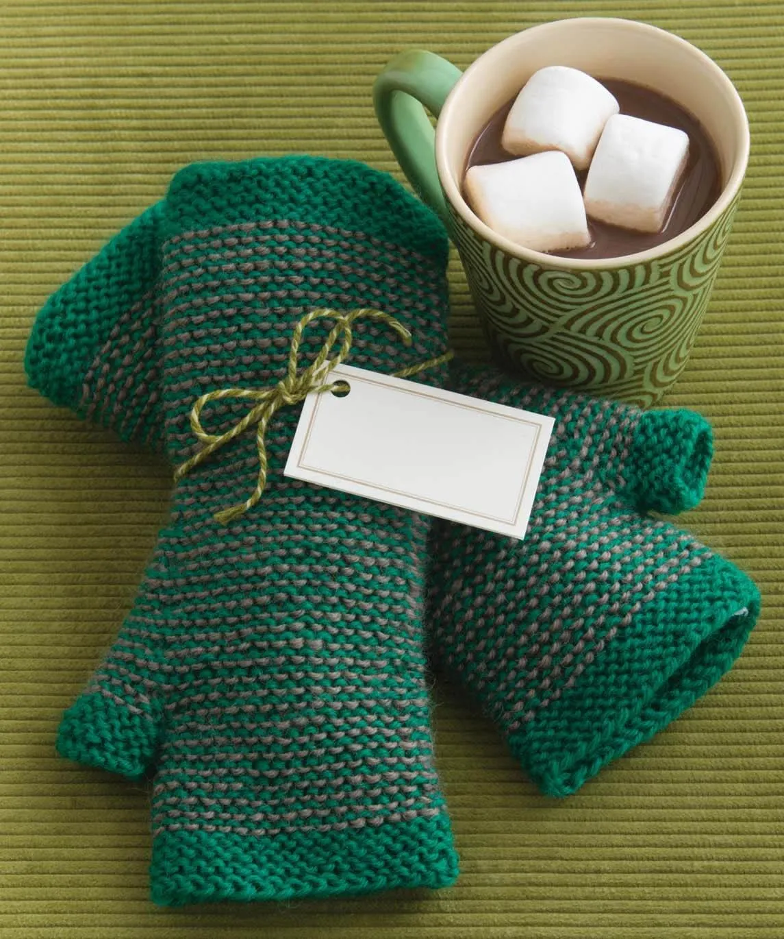 50 Garter Stitch Gifts to Knit: The Ultimate Easy-to-Knit Collection Featuring Universal Yarn Deluxe Worsted