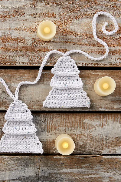 Forest Garland - 12 Days of Winter Collection (Universal Yarn)