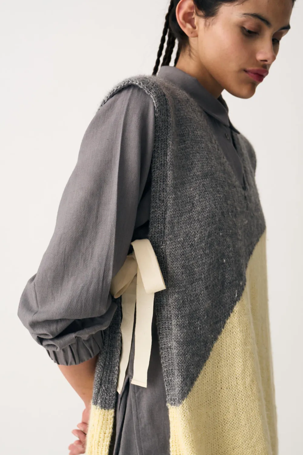 HAND KNITTED SIDE TIE SWEATER VEST - GREY