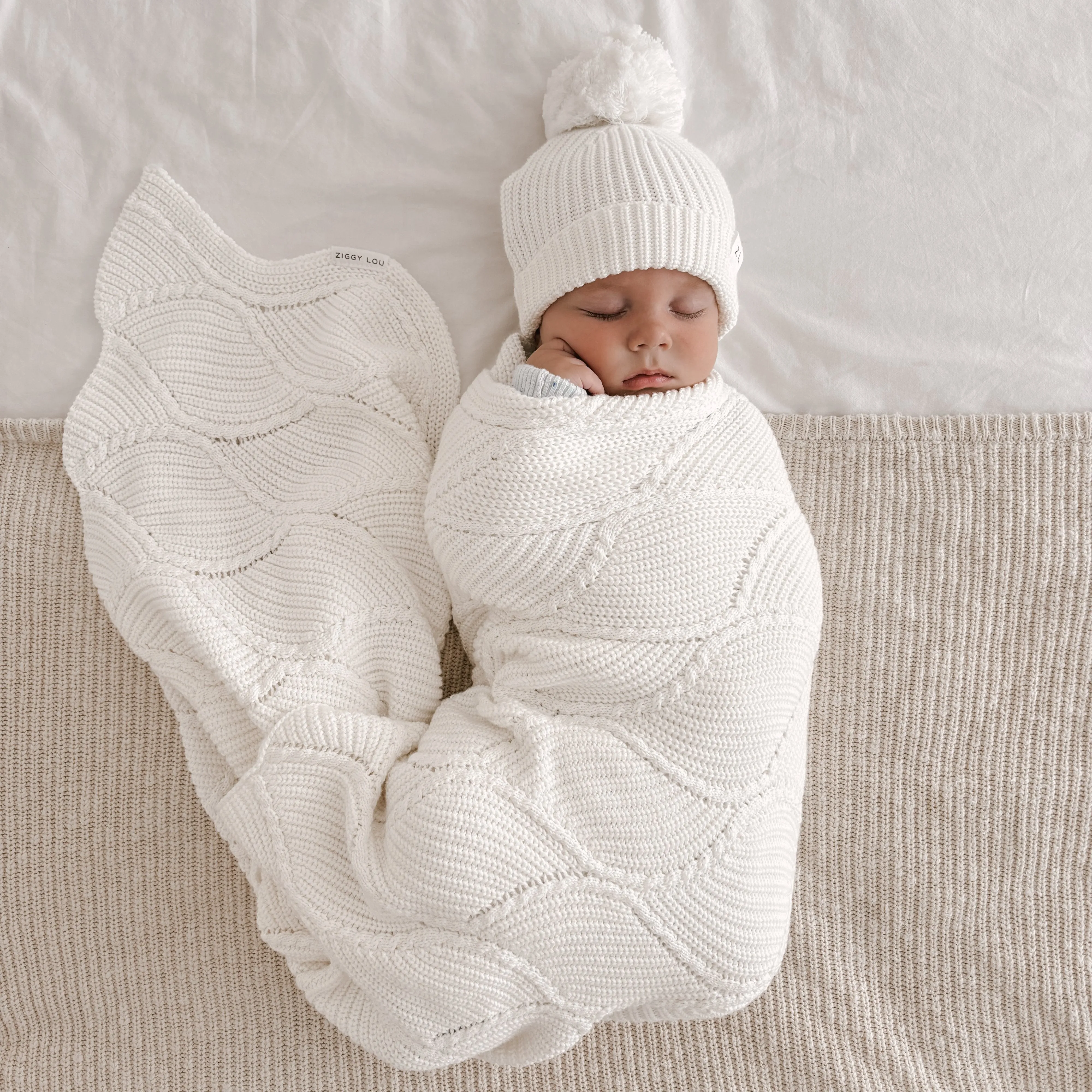 KNITTED BLANKET | MILK
