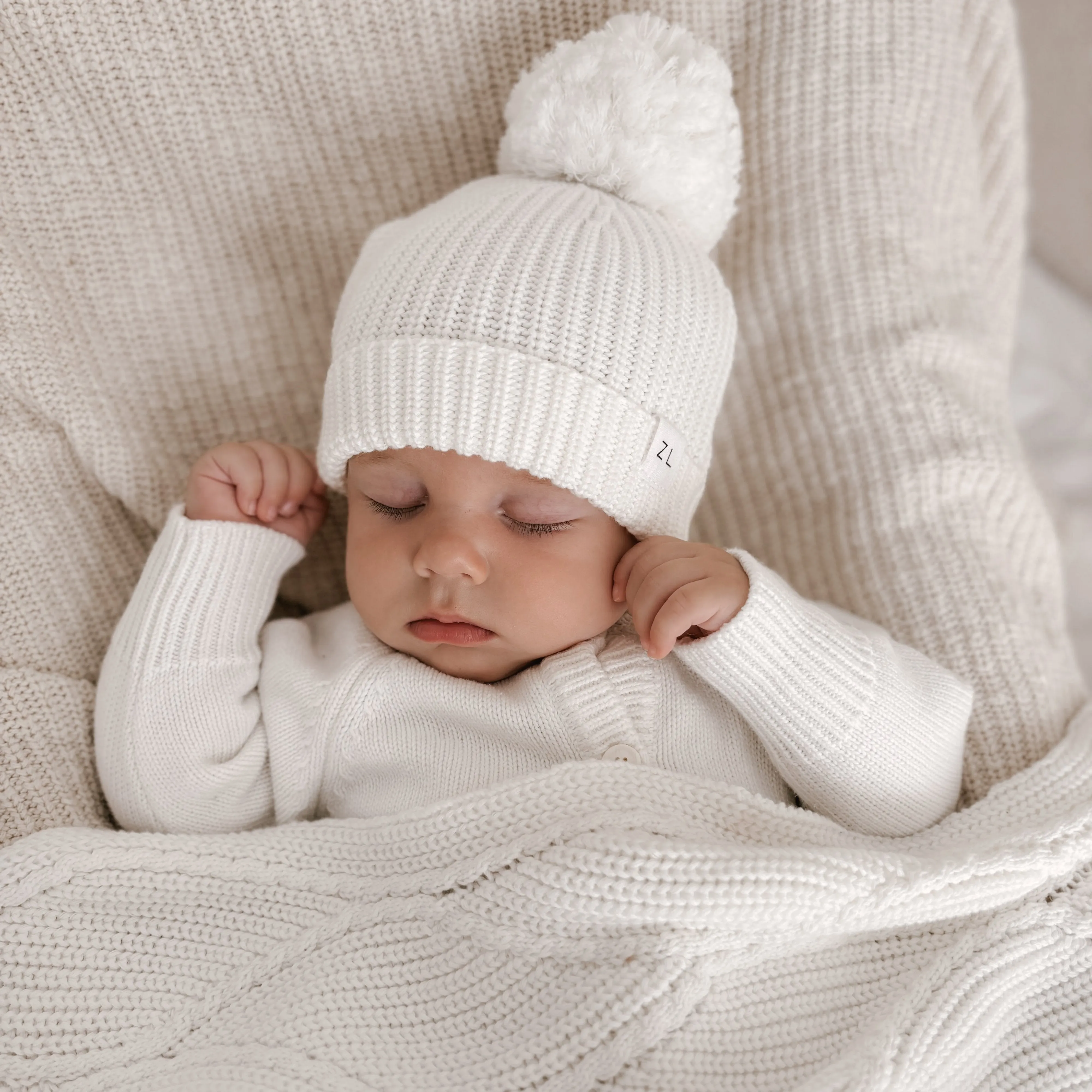 KNITTED BLANKET | MILK