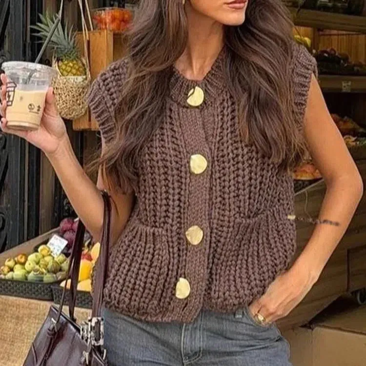 Leonelle – Button detailing – Sweater vest