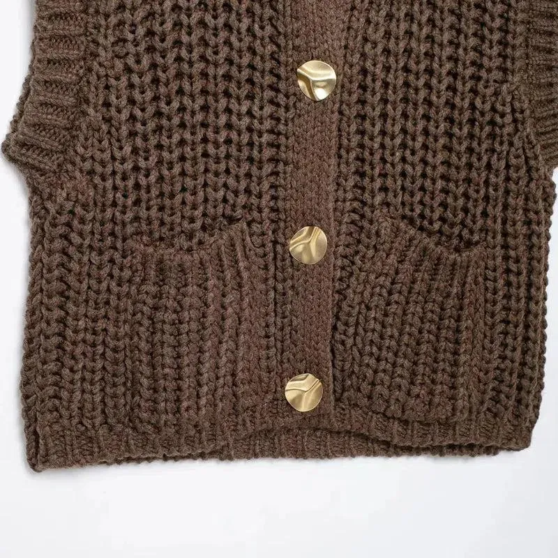 Leonelle – Button detailing – Sweater vest