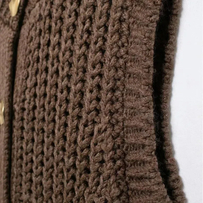 Leonelle – Button detailing – Sweater vest
