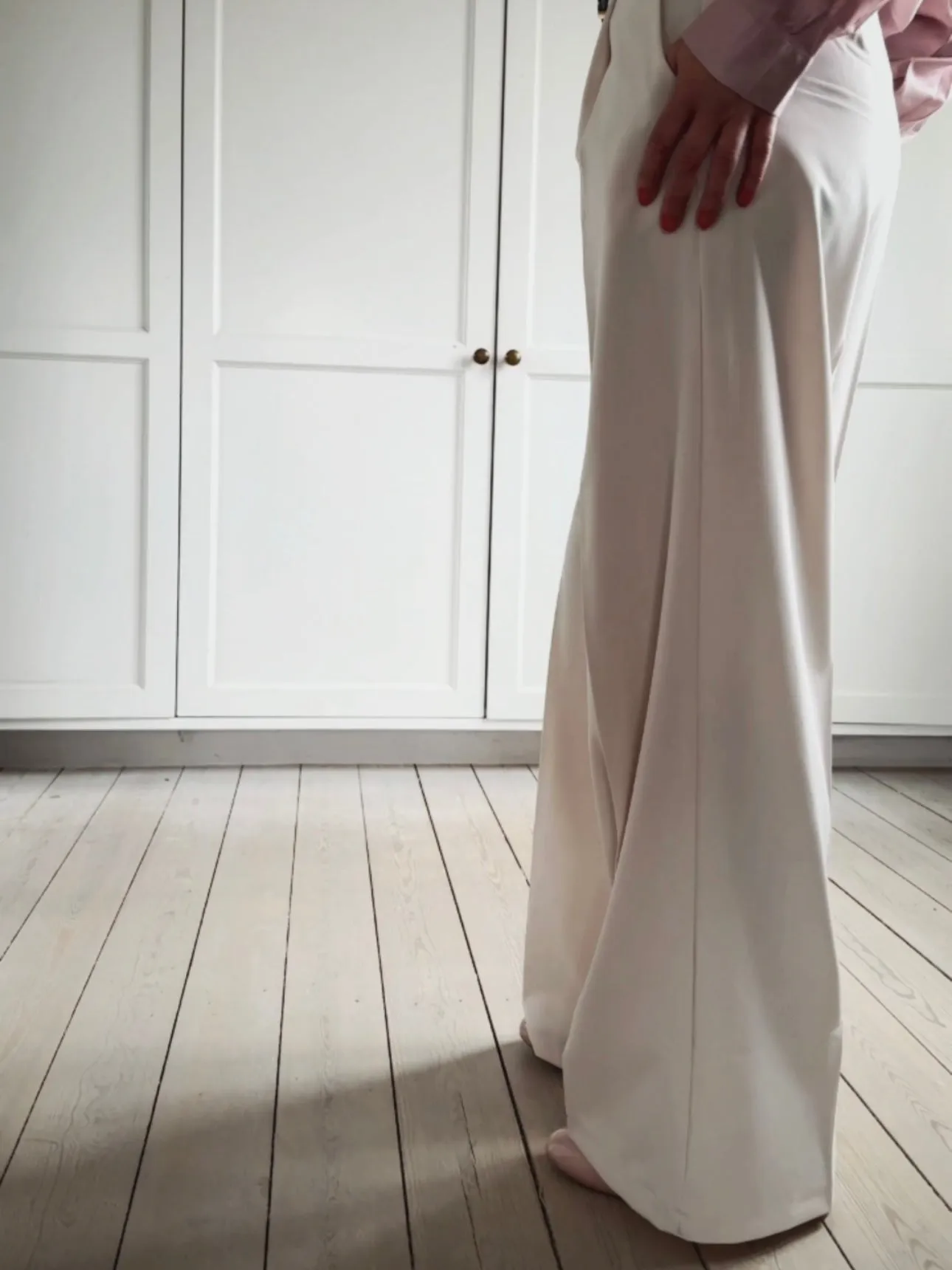 LOOSE SLACKS - OFF WHITE