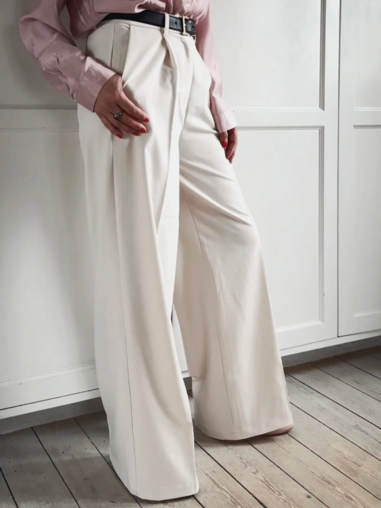 LOOSE SLACKS - OFF WHITE