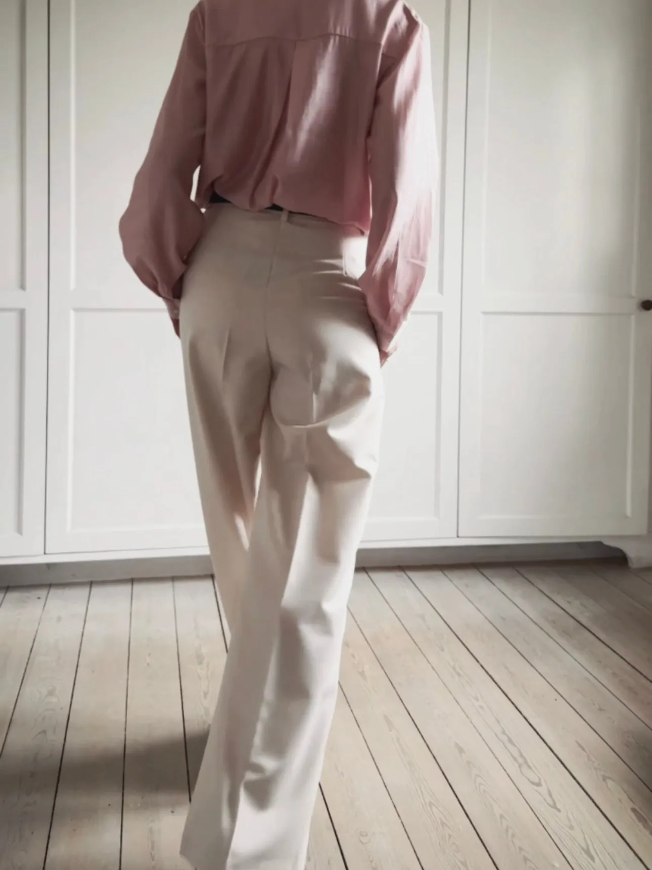 LOOSE SLACKS - OFF WHITE