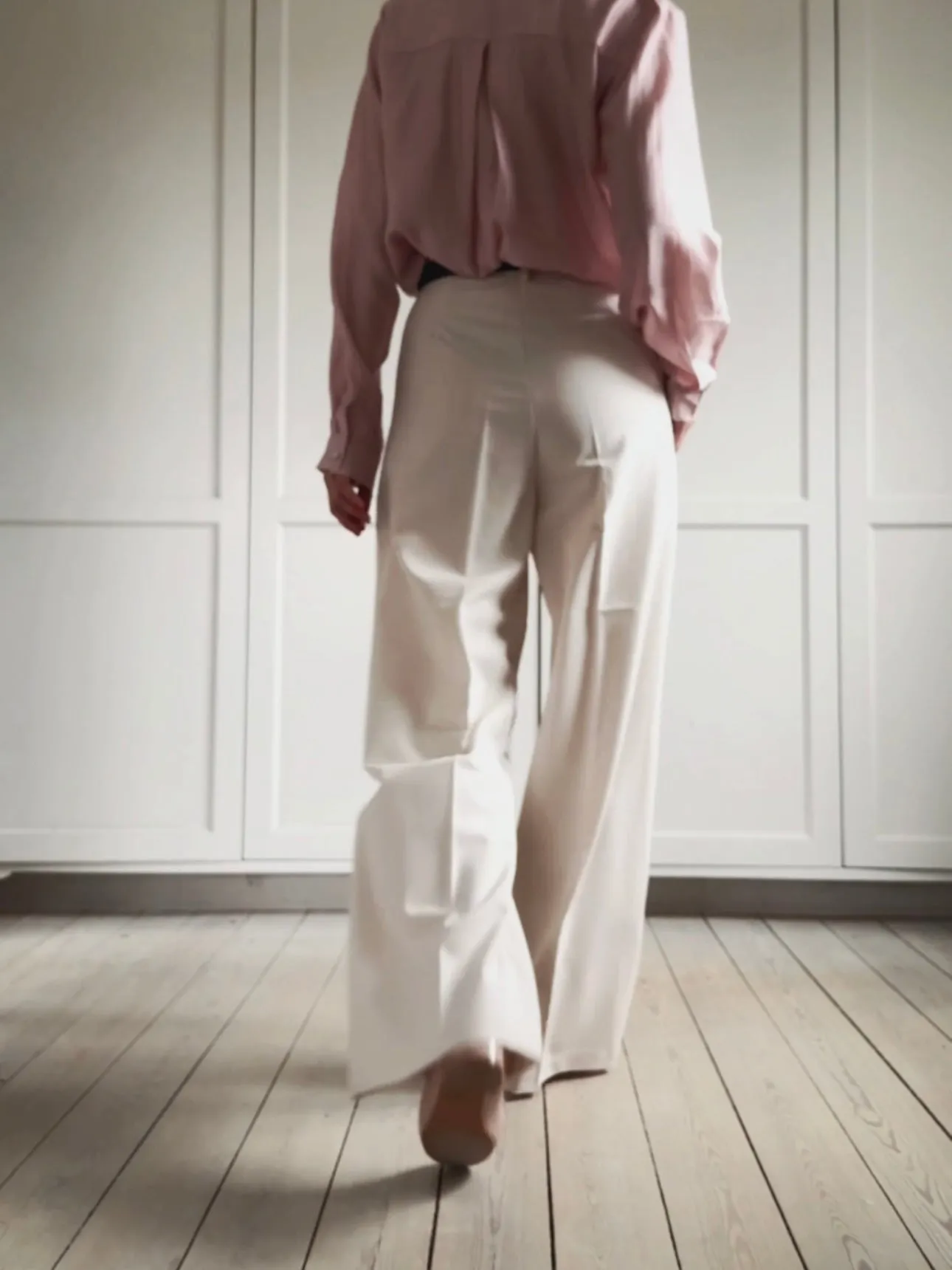 LOOSE SLACKS - OFF WHITE